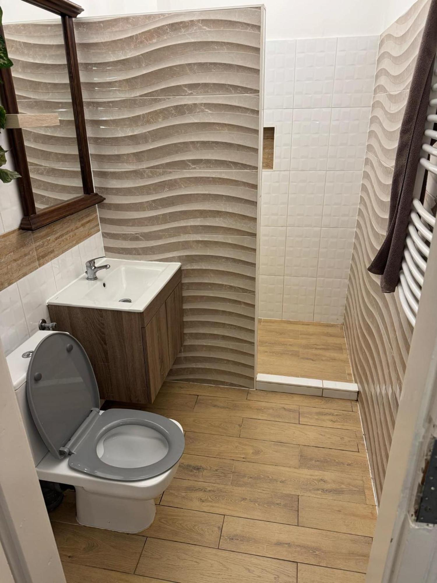 Kuriozum Vendeghaz Hotel Szeged Bagian luar foto