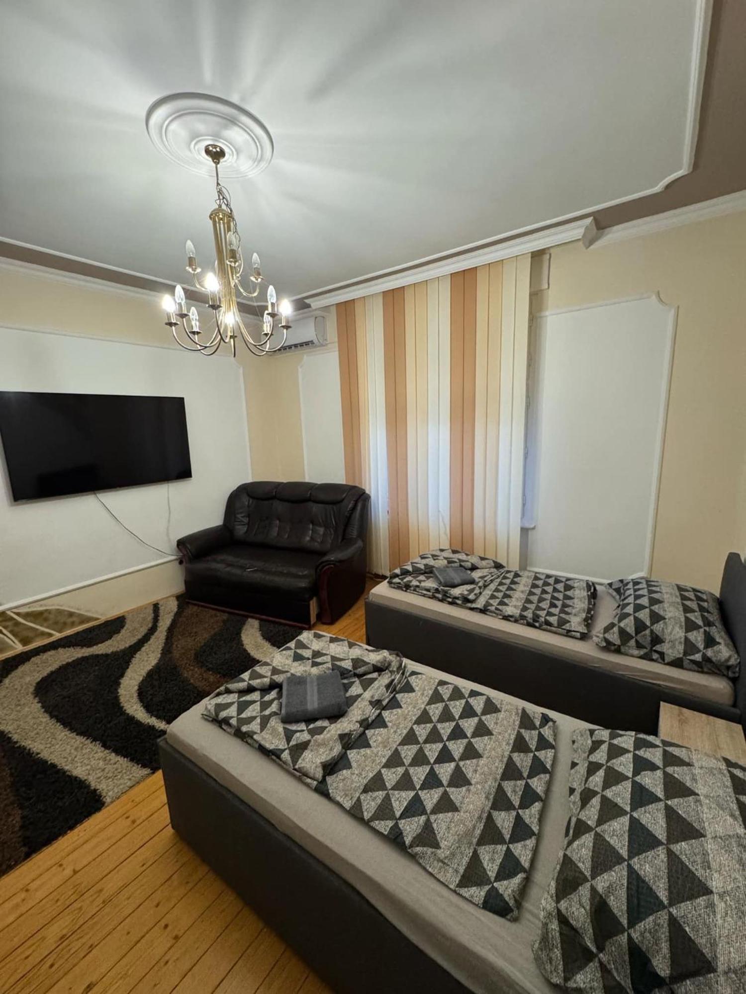 Kuriozum Vendeghaz Hotel Szeged Bagian luar foto