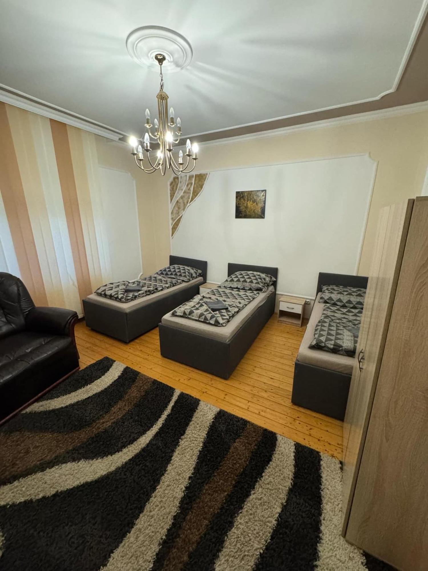 Kuriozum Vendeghaz Hotel Szeged Bagian luar foto